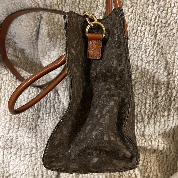 Authentic Michael Kors Dark Brown Logo Purse W/Caramel Leather Accents & Straps - Picture 2 of 11